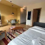 All In Studio With Private Parking City Lux Apartamento *