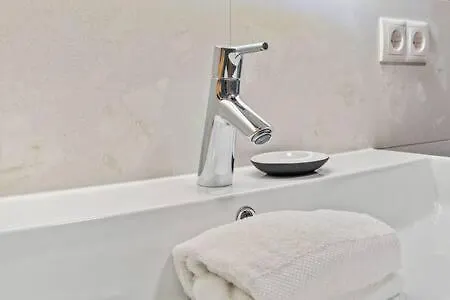 All In Studio With Private Parking City Lux Apartment